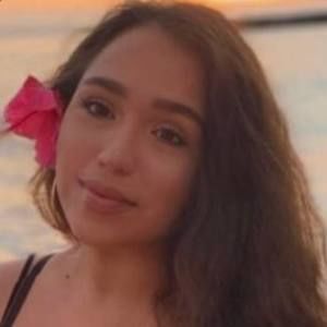 Meet your Posher, Marissa